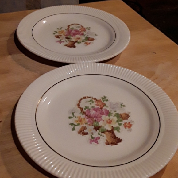 BASKET  BY SALEM  CHINA  CO. Other - SET OF  2-- VINTAGE  DESSERT PLATES.